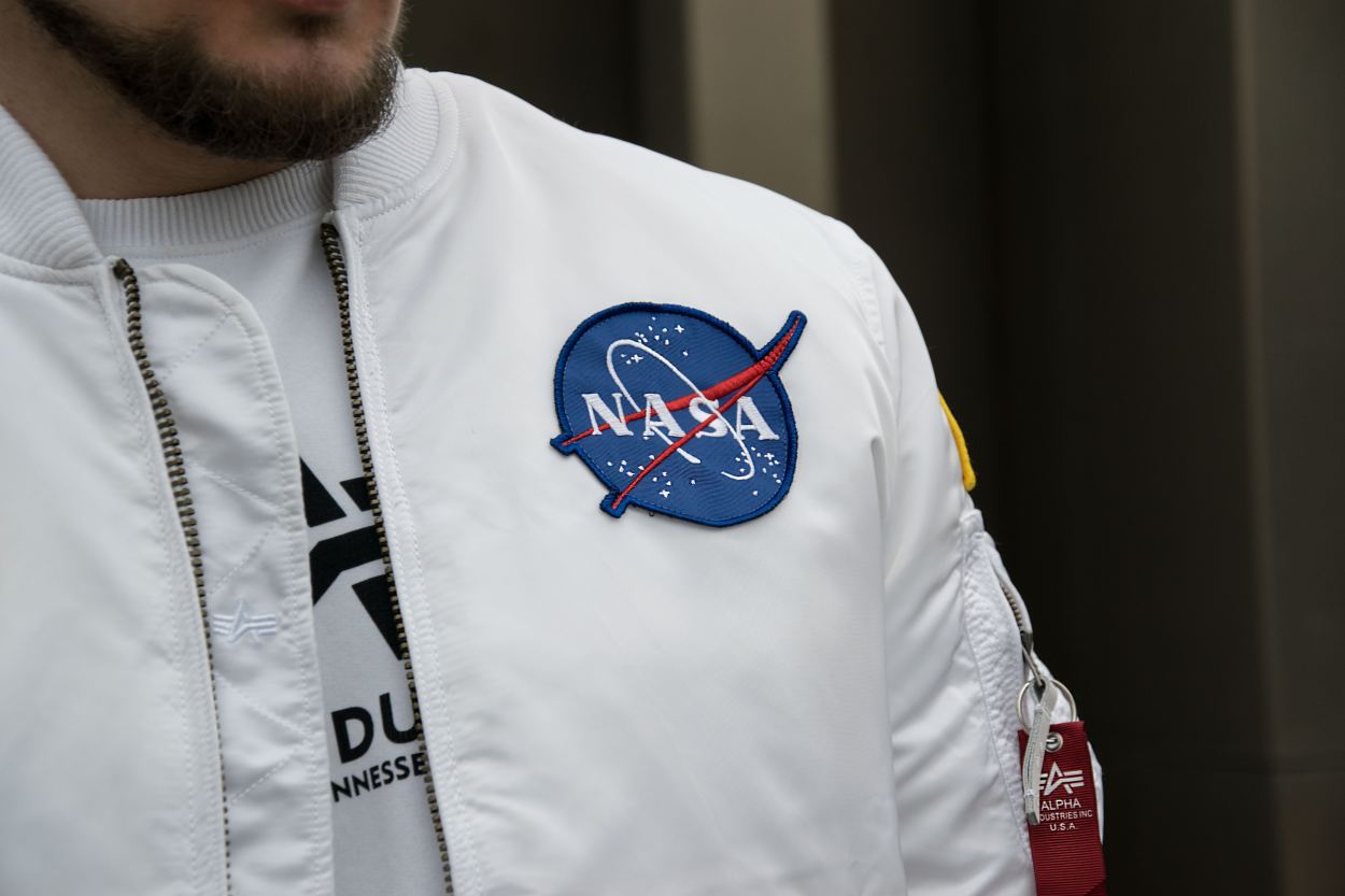 Бомбер ALPHA INDUSTRIES VF NASA MA-1 white фото 1