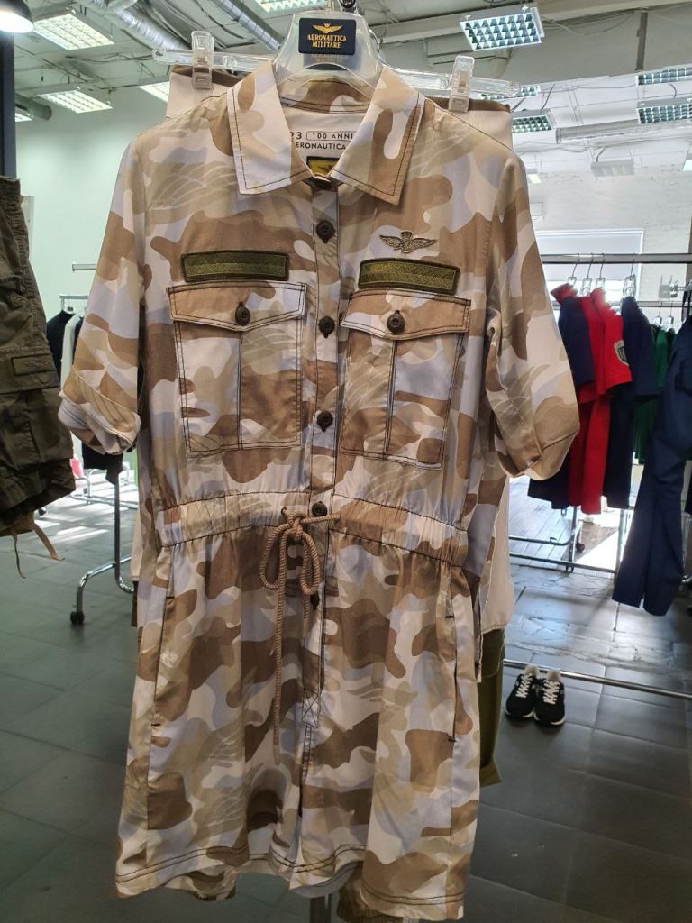 Новая камуфлированное женское платье Aeronautica Militare SS23