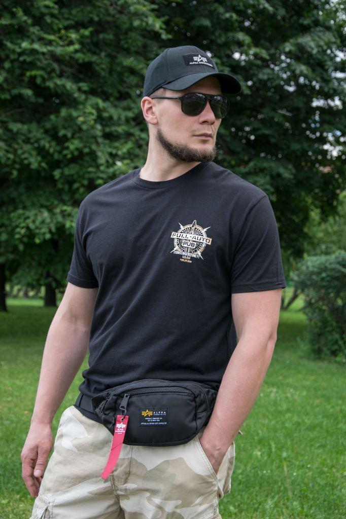 Чёрная футболка с принтом на груди 7.62 Design