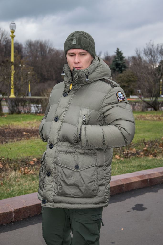 пуховик с нагрудными карманами
