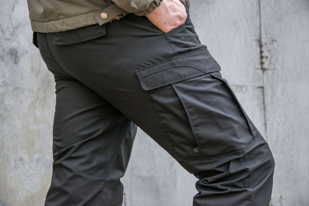 брюки с задними карманами