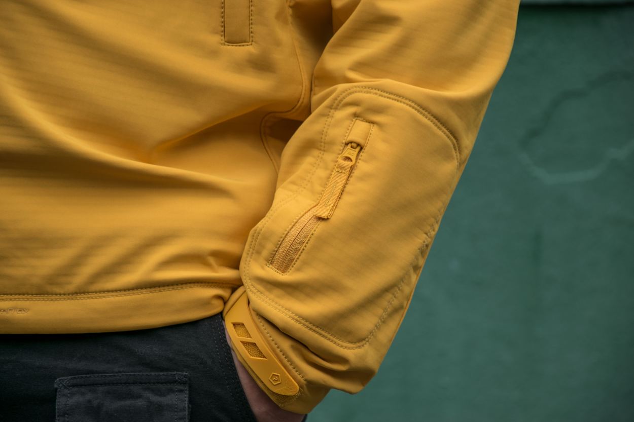 Тактическая куртка soft shell с карманами Pentagon